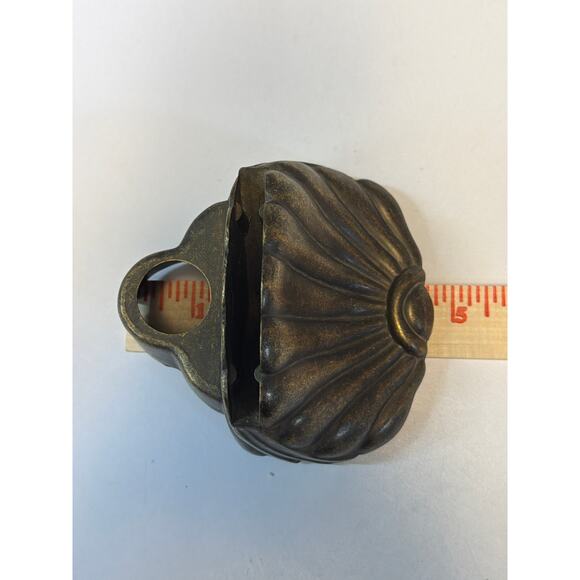 Antique Cast Metal Sea Shell Mini Lamp Base Vintage Scalloped Lamp Base Parts - Picture 6 of 8